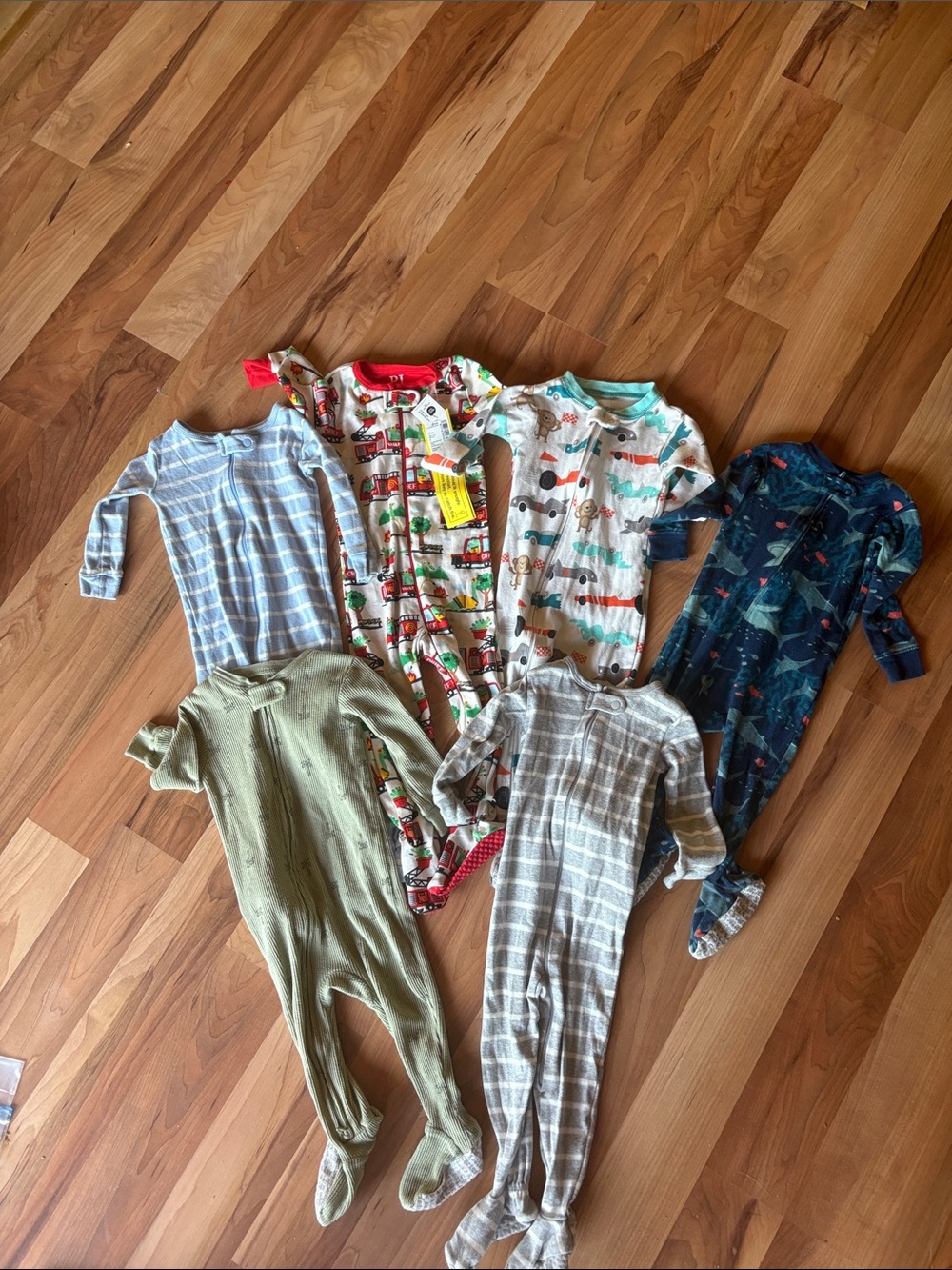 9-12m Pajama Lot of 6 Items EUC-NWT